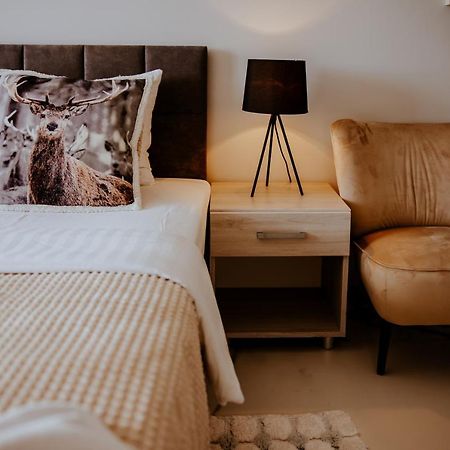Hotel Greys Polonia Засутово Екстер'єр фото