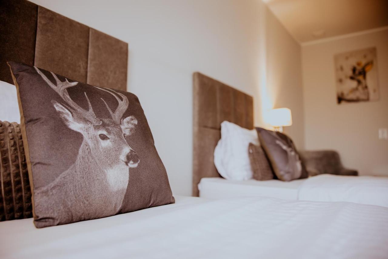 Hotel Greys Polonia Засутово Екстер'єр фото