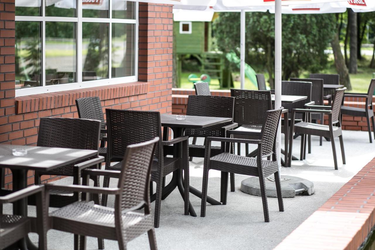 Hotel Greys Polonia Засутово Екстер'єр фото