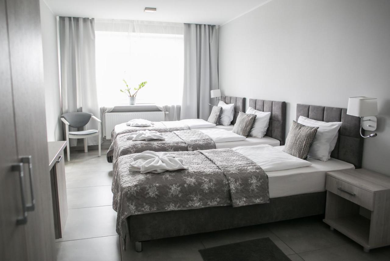 Hotel Greys Polonia Засутово Екстер'єр фото